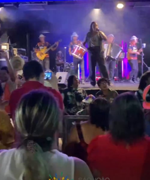 O palco também é um espaço importante para a apresentação de artistas regionais. Vários ritmos fazem parte do evento, com destaque para o forró que é o principal gênero da festividade. 