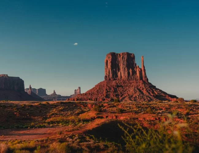 Phoenix, Arizona: Terceira mais amada pelos turistas, a cidade quente do Arizona é um lugar que muitas pessoas querem visitar por causa de sua proximidade com o México e suas histórias do tempo antigo do Oeste. 