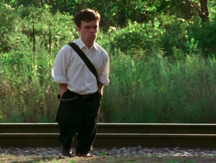 Sua atuação como Finbar McBride, um homem recluso que herda uma estação de trem, lhe rendeu aclamação da crítica e o colocou no mapa de Hollywood.