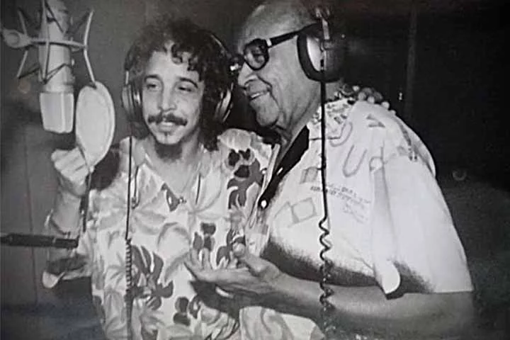 Benito era amigo de Luiz Gonzaga, desde que se encontraram pela primeira vez no banheiro em uma Caravana de artistas em Brasília, planejada por Silvio Santos. Luiz Gonzaga, também fez uma música para o cantor, Chapéu de Couro e Gratidão, do seu disco Chá Cutuba. O Rei do Baião chamava-o de meu filho postiço.