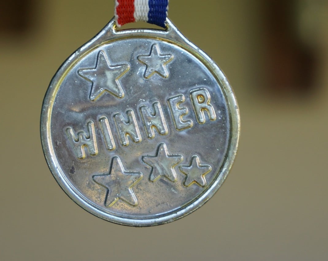 Ao todo, contando agora com Elton John, 19 artistas conquistaram o “EGOT”. Confira quem são, além de Viola e Elton!