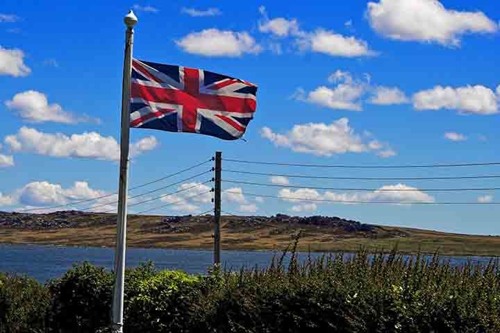 Em 1829, a Argentina chegou a enviar autoridades e nomear um governador para o arquipélago, mas eles foram expulsos da região pelos quatro anos mais tarde. 
