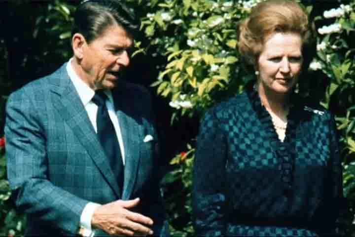 O Reino Unido, que era liderado à época pela primeira-ministra Margareth Tachter, a Dama de Ferro, reagiu nas semanas seguintes e a guerra eclodiu no território insular. 

