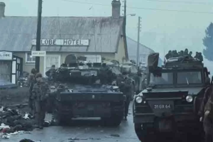 No dia 2 abril de 1982, como desdobramento da Operação Rosário, as Malvinas foram invadidas por tropas argentinas, o que desencadeou o conflito bélico. 
