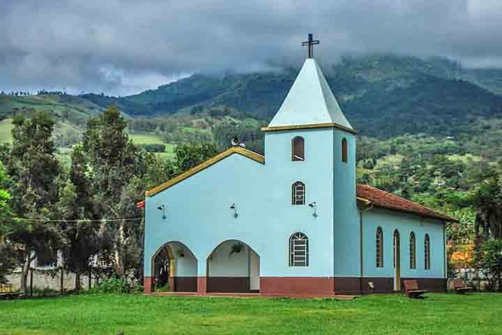 Neste evento, ocorrido em 11 de março de 1888, os fazendeiros foram chamados a assinar cartas de alforria, libertando assim os escravos que trabalhavam em suas propriedades; Isso marcou o início da emancipação dos escravos no município de São Bento do Sapucaí.