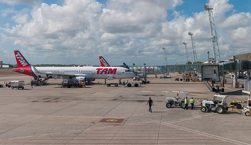 O Aeroporto de Cumbica, em Guarulhos, São Paulo, inaugurado em 20 de janeiro de 1985, é o mais movimentado. São cerca de 50 milhões de passageiros por ano, fora cargas, entre voos internacionais e domésticos. 