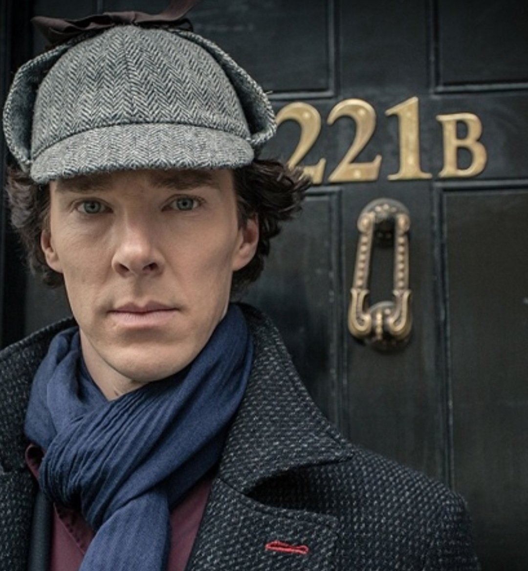 Ao longo da história, vários atores encarnaram o detetive londrino, famoso pela perspicácia, capaz de perceber cada sutileza nos fatos e nas pessoas, levando à solução de mistérios intrincados e difíceis de desvendar. Veja alguns atores que viveram no cinema ou na TV esses personagem cuja astúcia é a grande arma. 