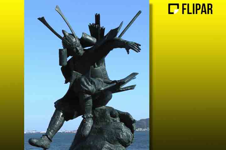 Nas batalhas, quando derrotados os samurais cometiam o haraquiri, ou seppuku, um ritual de suicídio em que rasgavam o ventre com uma faca de forma lenta e dolorosa. 
