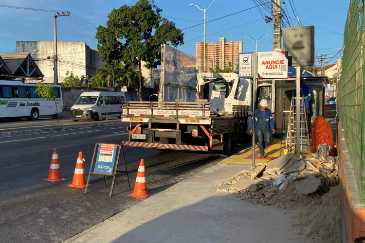 No dia 13 de junho, a empresa responsável fazia os ajustes finais para entregar mais um ponto do Parada Segura