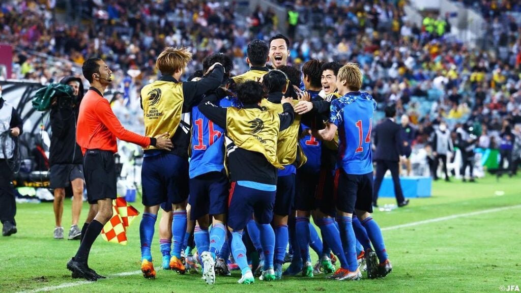 A influência cultural dos samurais no Japão também se manifesta nos esportes. A seleção masculina de futebol do país é apelidada de “Os Samurais Azuis” e a de beisebol “Samurai Japan”. 
