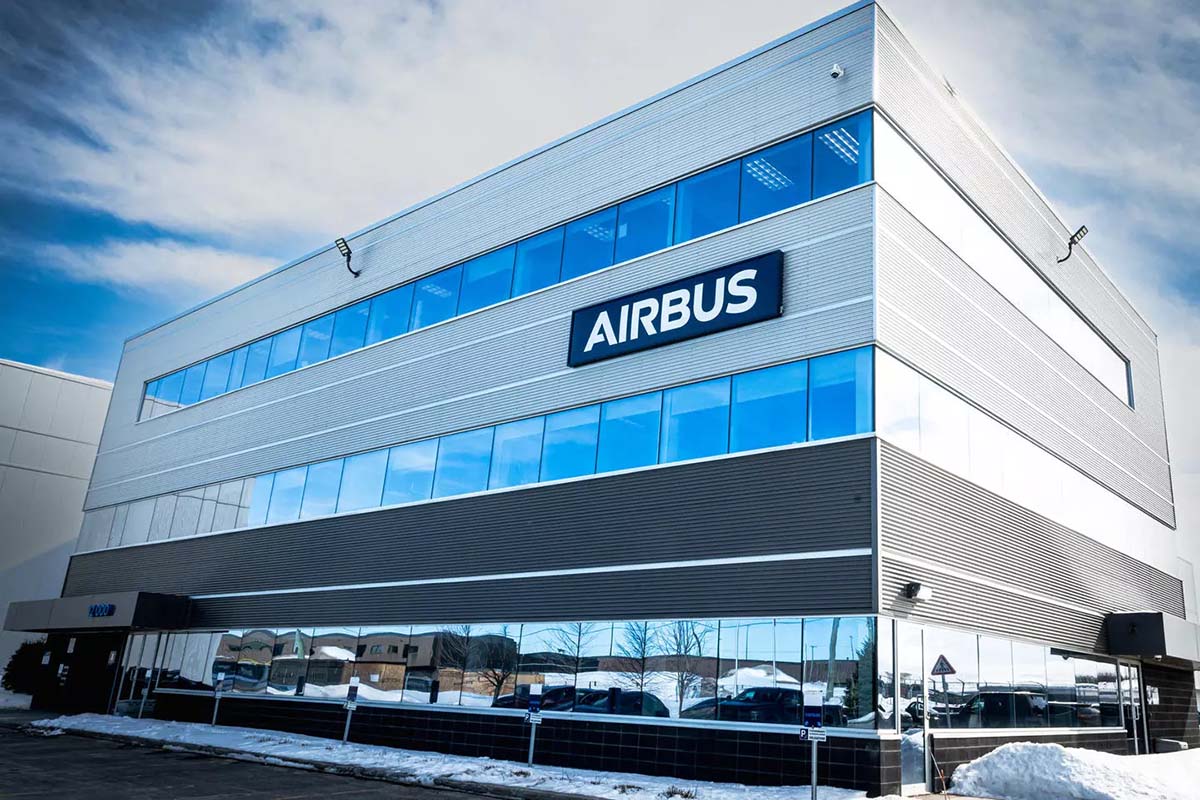 O Airbus A220 foi construído na fábrica da empresa europeia em Mirabel, no Canadá