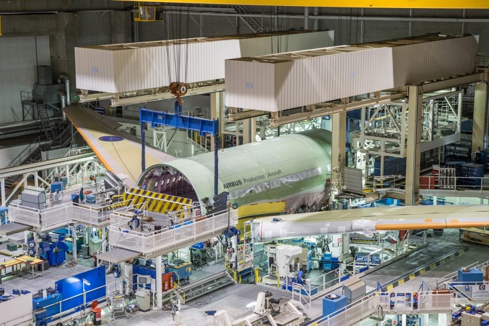 Fundada nos anos 70 por um consórcio franco-germano, a Airbus tem inovado cada vez mais na fabricação de aeronaves e exibido projeções para a aviação futura