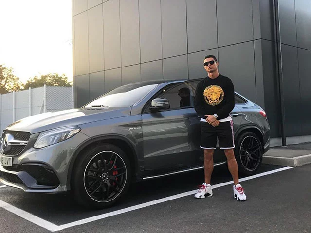 O filho deles se chama Cris por causa de Cristiano Ronaldo, jogador de futebol de quem Fred é muito fã. O atacante português tem o apelido de Robozão por causa de seu porte físico. Fred, aliás, já entrevistou o jogador no Desimpedidos.