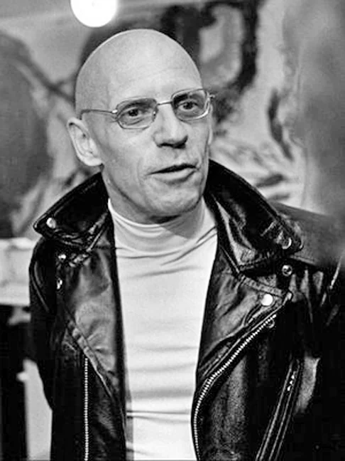  O filósofo Michel Foucault morreu em 1984, aos 57 anos. Após a sua morte, o então companheiro Daniel Defert  fundou a instituição de caridade AIDES. 