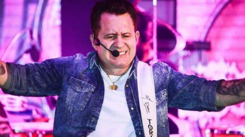 Cantor Marrone, da dupla sertaneja Bruno&Marrone, sofreu um acidente durante um show em Goiânia