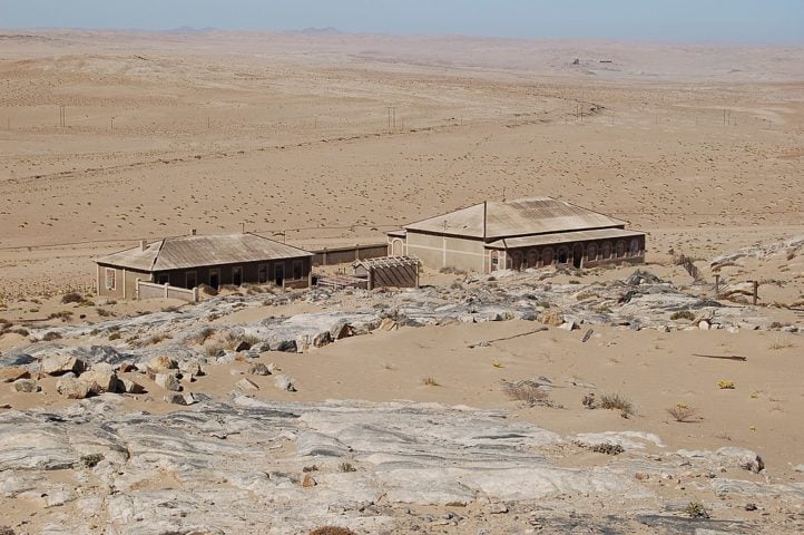 Na década de 1930, as valiosas reservas se esgotaram e os habitantes, tanto os alemães quanto os locais que trabalhavam para eles, começaram a partir. 