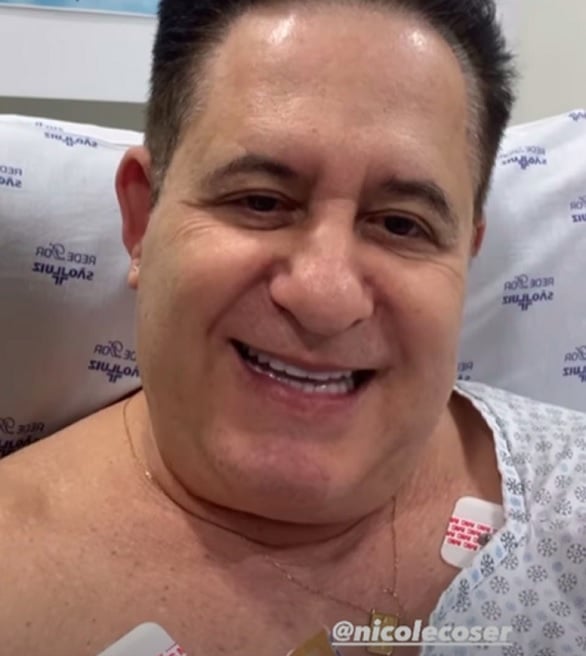 A irmã do cantor tranquilizou os fãs: Está tudo bem e a cirurgia foi ótima. Ele veio fazer exames de rotina e viram que o glaucoma dele estava bem avançado. O médico optou por fazer essa cirurgia, ele já fez, está no quarto e daqui a pouco estamos indo para casa.