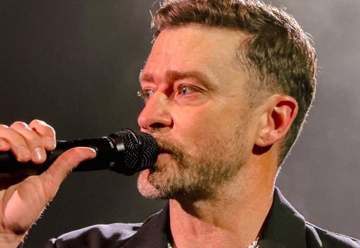 O relatório também menciona que o artista, além de ter se recusado a fazer o teste do bafômetro, apresentava um forte odor de bebida alcoólica. 