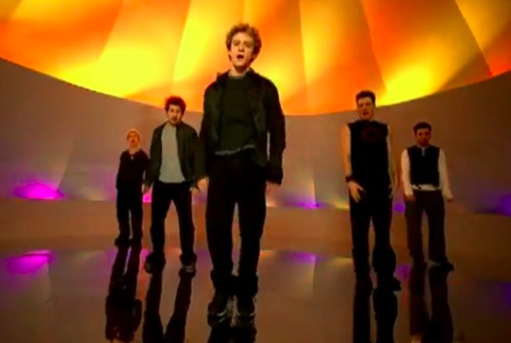 Com o NSYNC, Timberlake lançou diversos hits de sucesso, como Bye Bye Bye, Tearin' Up My Heart e It's Gonna Be Me.