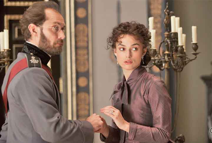 “Anna Karenina” (2012)- Na adaptação desse romance clássico de Tolstoi, o ator vive Alexei, um marido que não aceita se separar de sua esposa e ainda a impede de ver seus filhos. Dirigido por Joe Wright, ainda tem no elenco a premiada Keira Knightley.