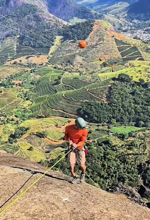 Em maio de 2024, o atleta Caio Afeto, especialista em esportes extremos, fez um salto de base jump nesse circuito em Pancas. Referência em escalada na rocha, highline (corda bamba nas alturas) e base jump, Caio Salomão Amador começou a fazer escalada em 2006. O FLIPAR tem uma galeria sobre ele intitulada Highline: atleta brasileiro bate marcas com travessias em cordas nas alturas. 