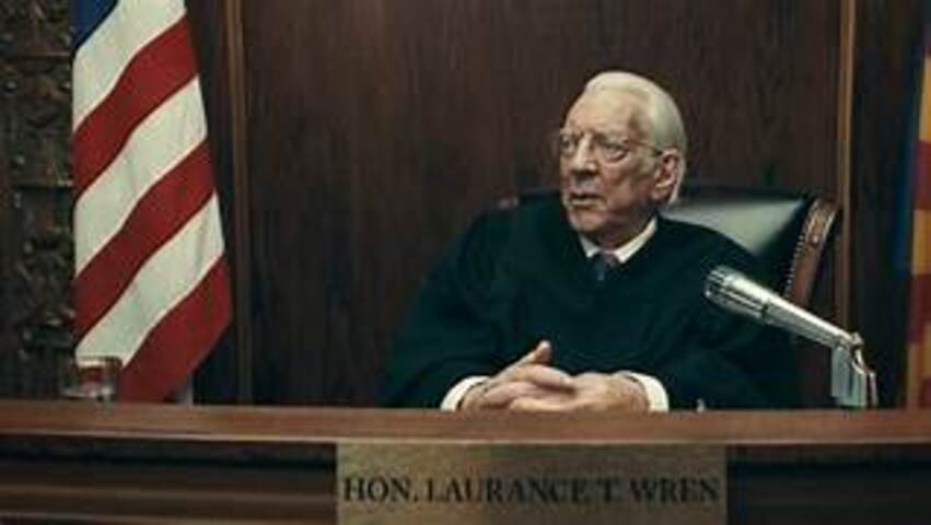 Em Miranda's Victim, Donald Sutherland faz o papel do juiz Laurence T. Wren. A obra acabou se tornando a despedida do ator cuja carreira teve tantos papéis reconhecidos pelo público. 