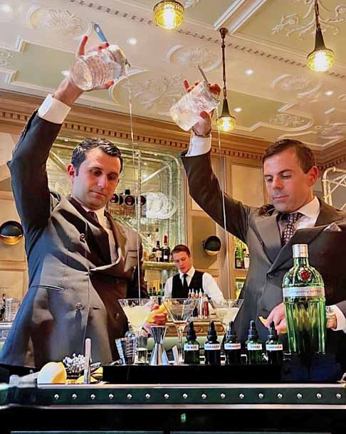 O Connaught Bar, localizado em Londres, Inglaterra, fica dentro de um hotel cinco estrelas.