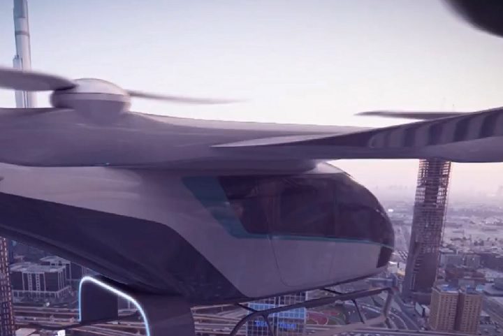 Os eVTOLs têm uma estrutura parecida com a dos helicópteros, mas foram projetados para viagens curtas, dentro da mesma cidade ou para cidades vizinhas.