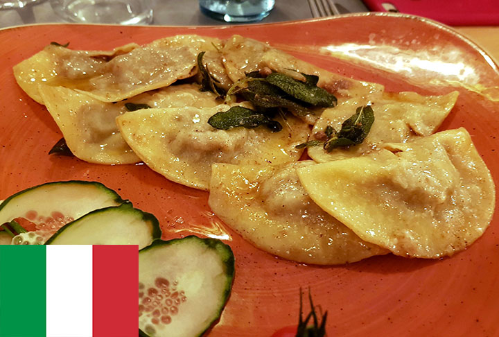 11º lugar - Panzerotti (Itália) - Massa salgada, com recheios variados.  Os mais comuns são tomate e queijo, espinafre, cogumelos e presunto.