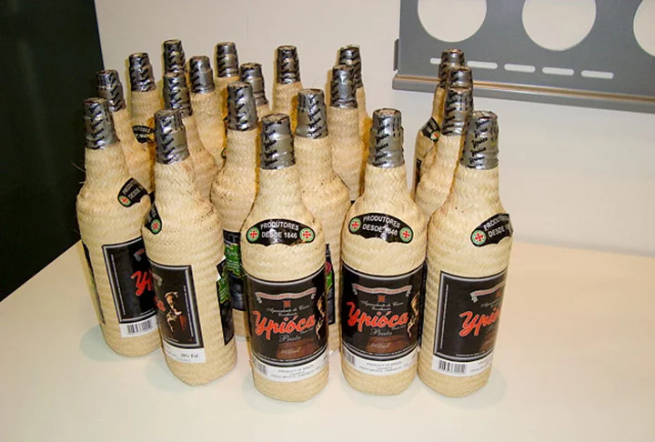 O museu fica no local onde funcionou a primeira unidade de produção da cachaça Ypioca, o município de Maranguape, a 27 km da capital Fortaleza. 