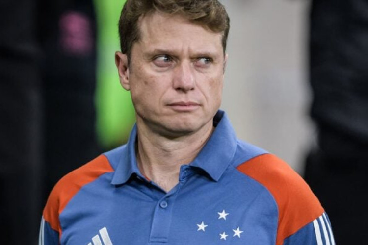 Técnico do time celeste também comentou sobre a expulsão do lateral-esquerdo Marlon em derrota para o Bahia