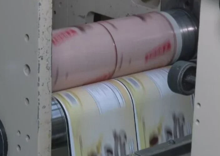 As regras começaram a valer no dia 9 de outubro, mas os fabricantes tiveram direito a um período de adaptação. Até porque eles precisavam encomendar a produção de novos rótulos com as especificações exigidas pela lei. 