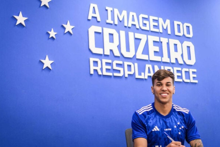 Novo reforço do Cruzeiro, atacante foi apresentado nesta segunda-feira. Ele só poderá atuar a partir de 10 de julho