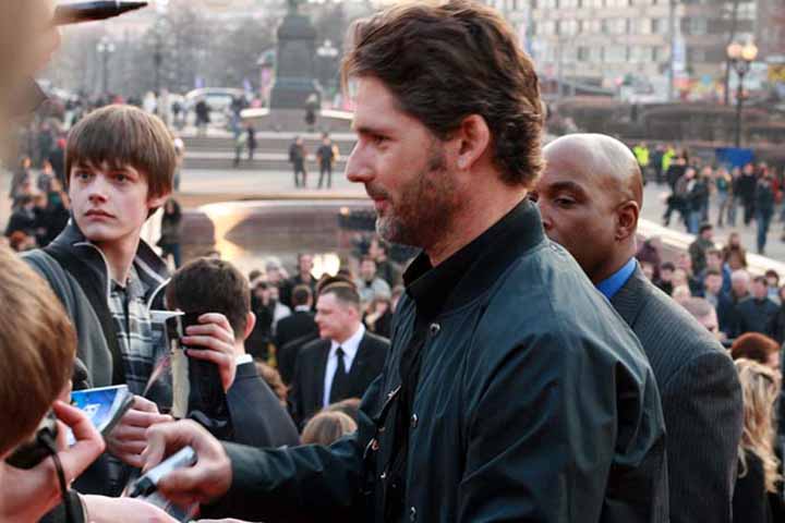 Em 2016, esteve em três obras diferentes. Na primeira delas, da Netflix, Correspondentes Especiais, em que os personagens jornalistas fingem os próprios sequestros. Em Os escritos secretos, fez o psiquiatra Dr. Stephen Grene, enquanto em Horas decisivas interpretou o personagem Daniel Cluff.