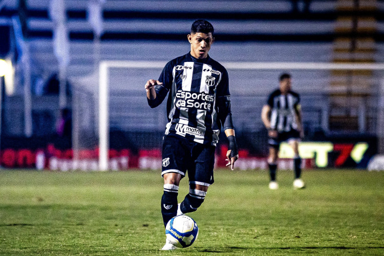 Erick Pulga, atacante do Ceará, durante duelo contra a Ponte Preta 
