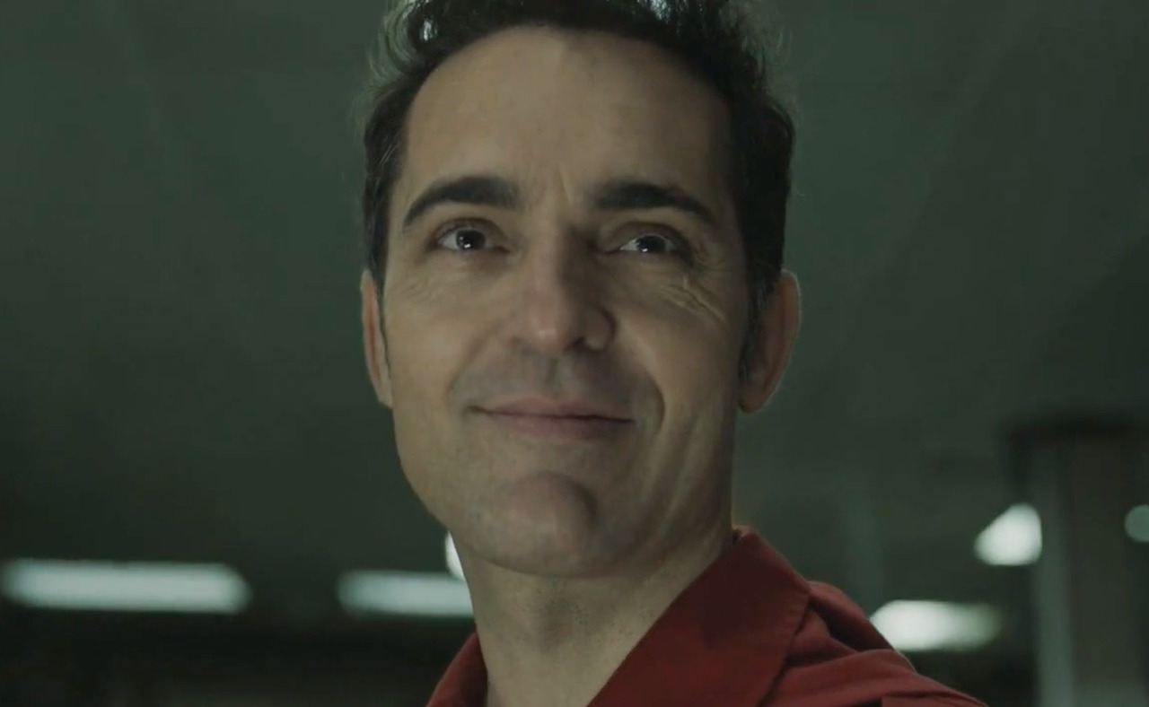 Resposta correta: d) Andrés de Fonollosa. Vivido pelo ator espanhol Pedro Alonso. 