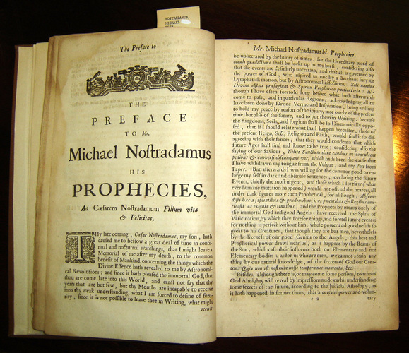 Embora tenha vivido no século XVI, até hoje Nostradamus é referência em vidência, pois, de acordo com a análise de pesquisadores, seu livro incluía textos que já previam  acontecimentos que, de fato, viriam a ocorrer séculos mais tarde. 