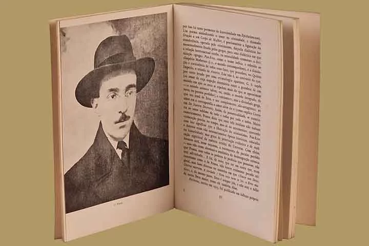 Entre os 44 poemas de “Mensagem” está um dos mais famosos do autor, “Mar Português”, que traz os célebres versos: “Valeu a pena? Tudo vale a pena se a alma não é pequena”. 


