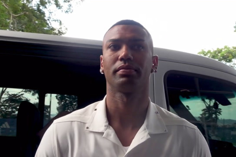 Walace chega ao Cruzeiro e mostra felicidade com projeto