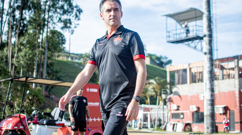 Léo Condé treinou o Vitória entre 2023 e 2024
