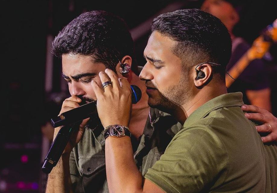 Naturais do Tocantins, os irmãos formaram dupla em 2010. Atualmente, são um dos artistas mais requisitados em festivais pelo Brasil e também um dos cachês mais caros, podendo chegar a R$500 mil por show!