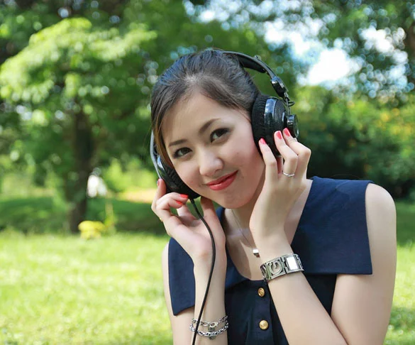 O país é tão fechado que impõe sua própria cultura, sem permitir que as pessoas vejam, por exemplo, algum filme ou série estrangeira. Há punição contra isso.  Se o produto for da vizinha Coreia do Sul, as chances de morte aumentam bastante por conta da rivalidade das nações. 