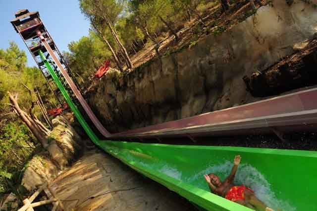7º - VertiGO: Localizado em Alicante, Espanha, no parque aquático Aqualandia,  é do tipo de inclinação de queda livre de alçapão. A incrível altura se resume a 33 metros totais e foi aberto em agosto de 2013.