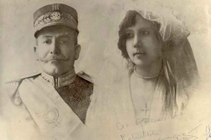 Pelo lado materno era sobrinha de Jorge João Dodsworth, 2.° barão de Javari, e prima-irmã de Maria Leocádia Dodsworth de Frontin, condessa de Frontin, esposa do engenheiro Paulo de Frontin, conde de Frontin. 