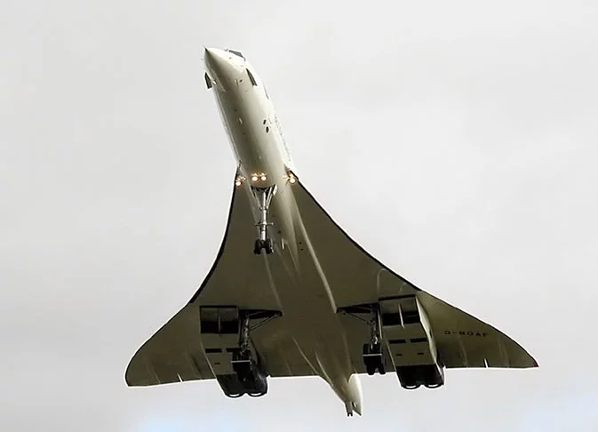 Depois disso, um último voo ainda foi realizado, a título de homenagem pelo histórico da aeronave. Foi de um modelo G-Boaf, da British Airways, para Filton, cidade inglesa onde foi produzido o primeiro exemplar de Concorde. 