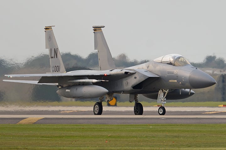 McDonnell Douglas F-15 Eagle - 2.655 km/h - Produzido pela norte-americana Boeing, é um dos melhores caças da história. Tem excelente aceleração, alto grau de manobra e opera em qualquer condição climática. 