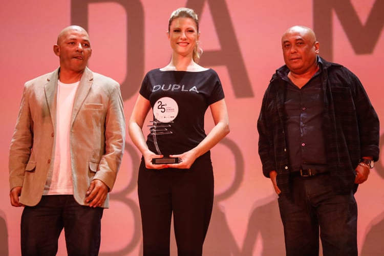 Para badalar o lançamento, a empresa convidou a dupla de repentistas Caju e Castanha, formada por Ricardo (que assumiu como Caju em 2001 após a morte do tio José Albertino) e José Roberto (o Castanha que fundou a dupla com o irmão em 1975). Em 2014, eles ganharam o Prêmio da Música Brasileira como Melhor Dupla na categoria Regional. 