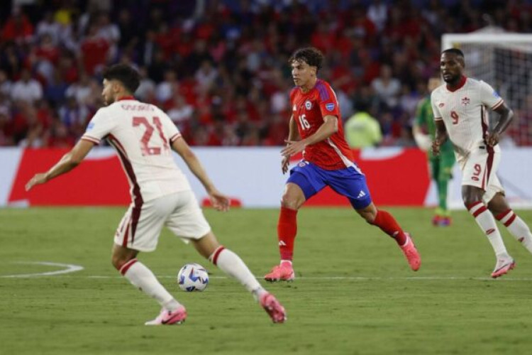 Time da América do Norte avança em segundo no Grupo A, deixando os bicampeões pelo caminho e sem um gol sequer na competição