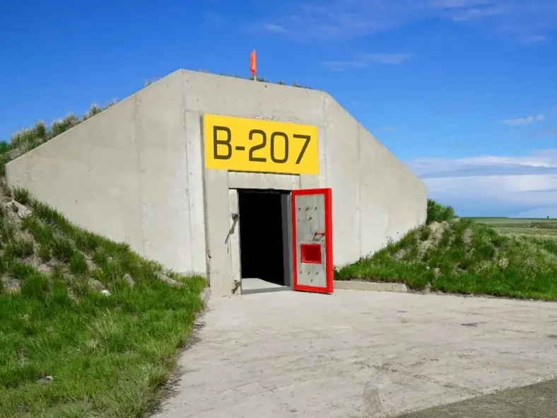 Segundo algumas empresas, estes locais teriam condições de permitir que os residentes operem por, talvez, um ano sem ter que retornar ao mundo exterior.