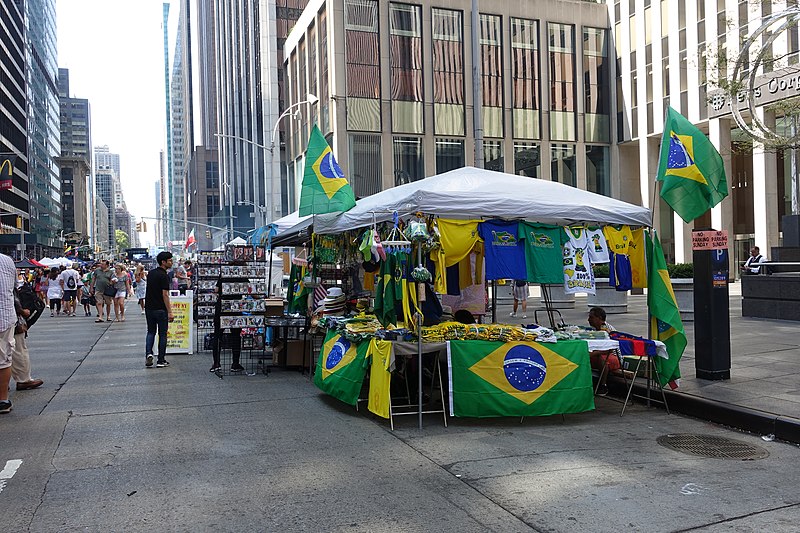 O total de brasileiros vivendo no exterior chegou a 4,59 milhões. Um número expressivo que chamou a atenção das autoridades. 